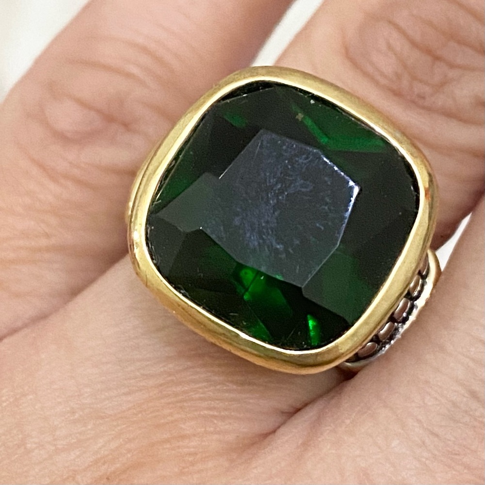 Unsigned 2-Tone Emerald Green Statement Ring Size… - image 3